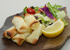 サラダたまねぎとチーズの春巻き